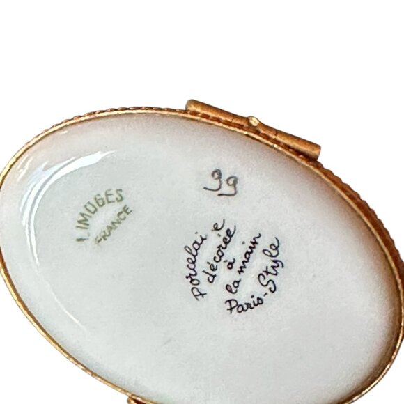 Limoges Hand Painted Porcelain "Sleeping Bear" Trinket Box - Picture 4 of 7